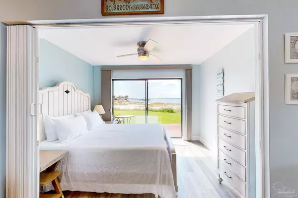 7453 Sunset Harbor Dr, Navarre Beach, FL 32566