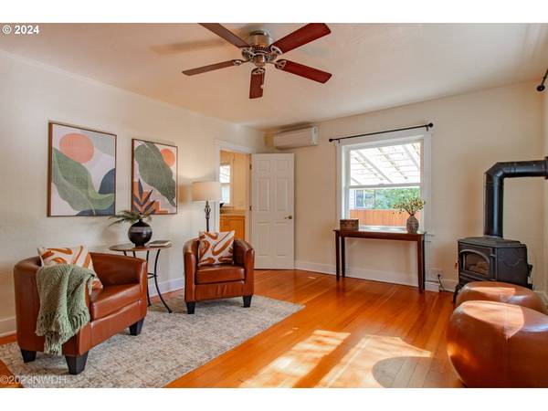 2477 KINCAID ST, Eugene, OR 97405