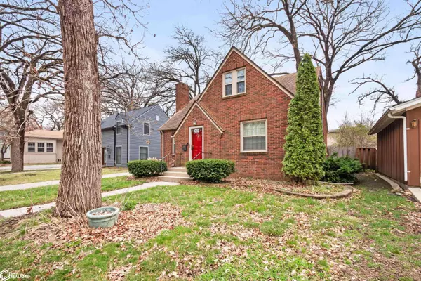 1033 W State St, Mason City, IA 50401