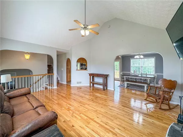 16 Hopkins Farm DR, Adairsville, GA 30103