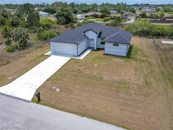 2035 Wanda AVE N, Lehigh Acres, FL 33971