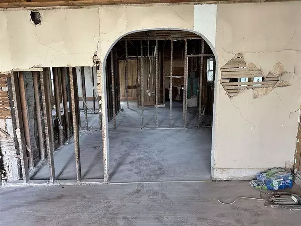 417 E F, Kingman, KS 67068