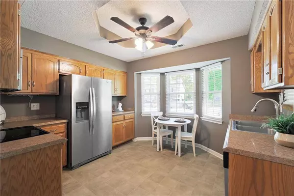 514 NW Willow DR, Grain Valley, MO 64029