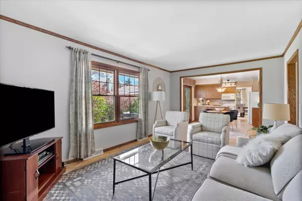 3124 W Joliet, Mequon, WI 53092