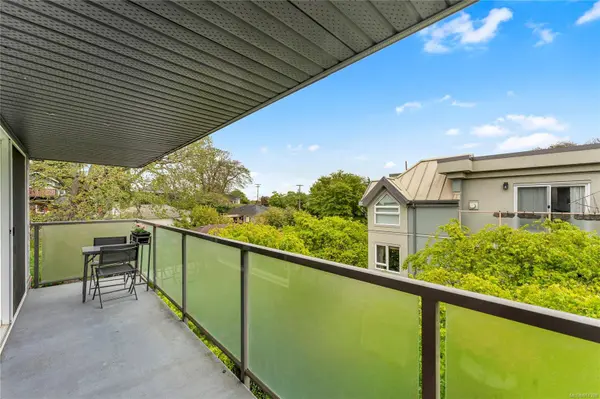 1342 Hillside Ave #404, Victoria, BC V8T 2B4