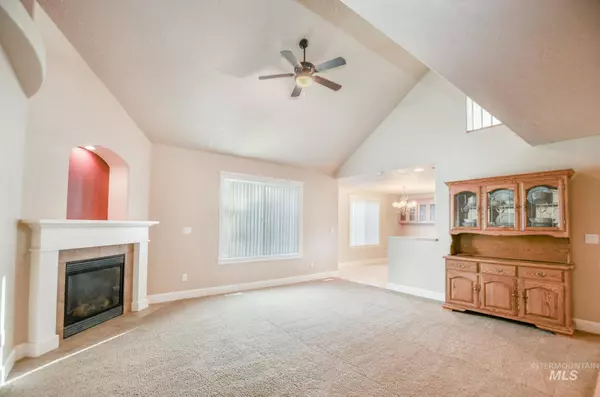 736 W Arbor Pointe Way, Nampa, ID 83686