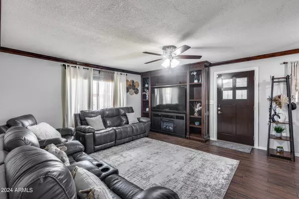 9145 E VINE Avenue, Mesa, AZ 85208