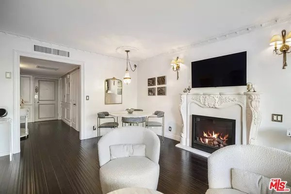 434 S Canon Dr #302, Beverly Hills, CA 90212