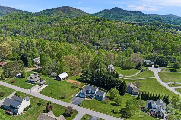 684 Bryson RD, Candler, NC 28715