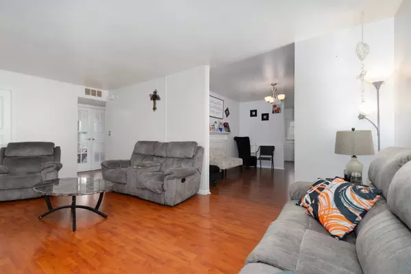 153 S SCHMIDT Road, Bolingbrook, IL 60440