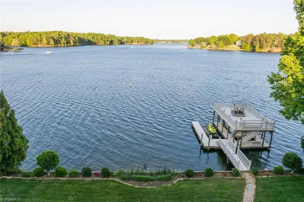 39 Lake Point CIR E, Taylorsville, NC 28681