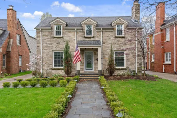 6075 N Lydell, Whitefish Bay, WI 53217