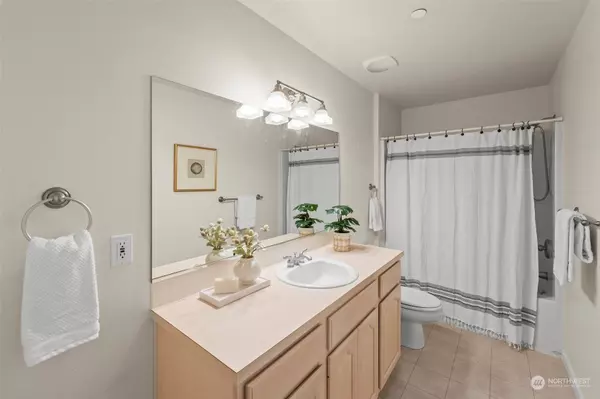 91 E Soderberg RD #C-8, Allyn, WA 98524
