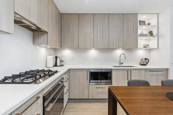 707 E 3RD ST #202, North Vancouver, BC V7L 1G8