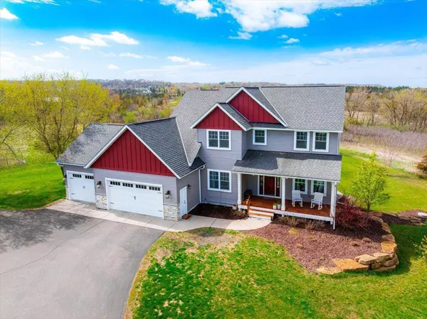443 Artisan Meadow DR, Hudson, WI 54016