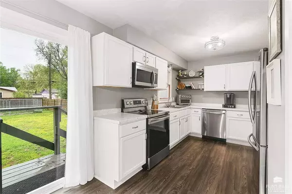 2032 Green AVE, Manhattan, KS 66502