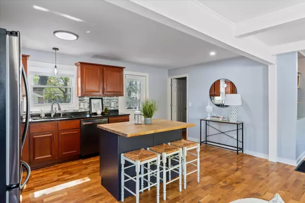 3308 S Ellen, Milwaukee, WI 53207