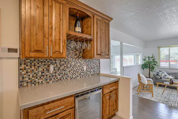 10813 Menaul BLVD NE, Albuquerque, NM 87112