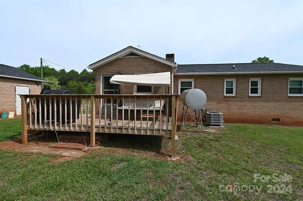 3493 Toms RD, Claremont, NC 28610