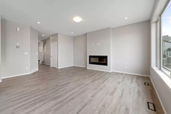 240 Windrow Link SW, Airdrie, AB T4B5L4