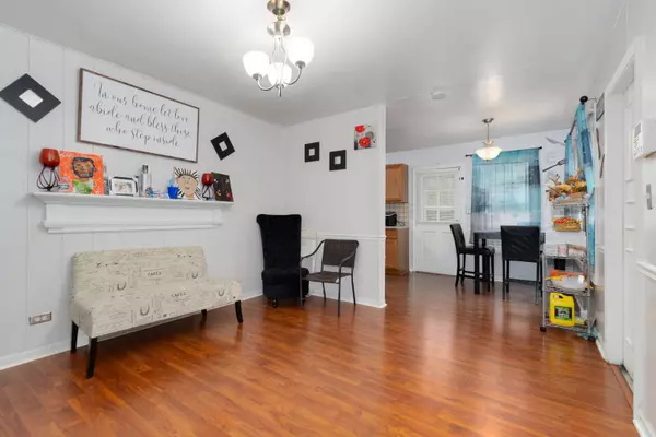 153 S SCHMIDT RD, Bolingbrook, IL 60440