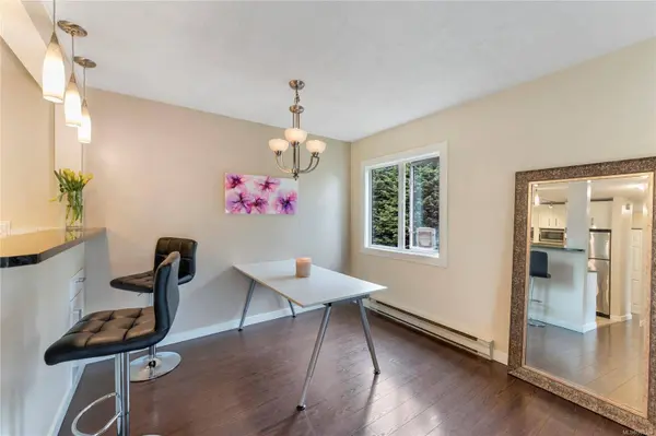 1342 Hillside Ave #404, Victoria, BC V8T 2B4