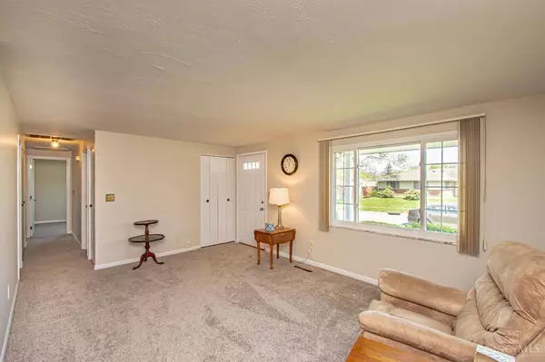 6306 Kingsbury Dr, Huber Heights, OH 45424