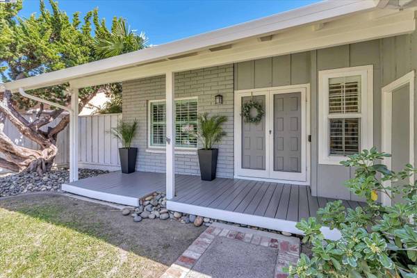 8182 Mayhews Landing Rd, Newark, CA 94560