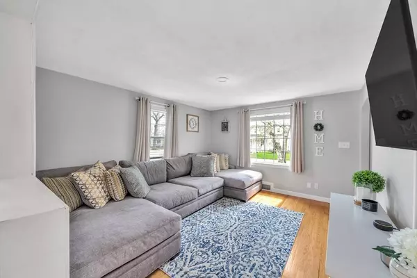 48 Clairmont Ave, Chicopee, MA 01013