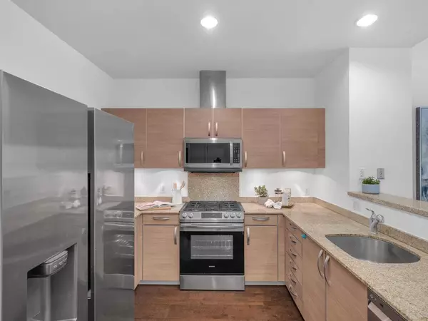 1 Mandalay PL 1610, South San Francisco, CA 94080