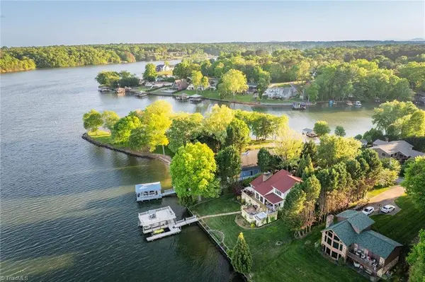 39 Lake Point CIR E, Taylorsville, NC 28681