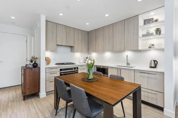 707 E 3RD ST #202, North Vancouver, BC V7L 1G8