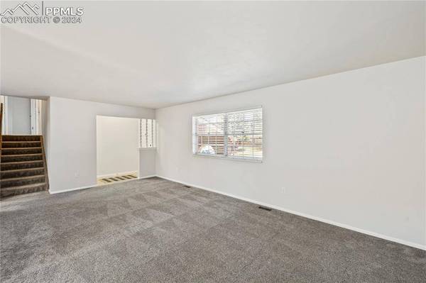 2850 Villa Loma DR, Colorado Springs, CO 80917