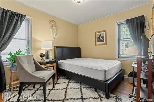 3018 N WILSON Avenue, Royal Oak, MI 48073