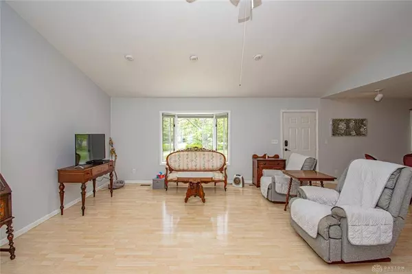 5585 Horseshoe Bend Road, Hamilton, OH 45011