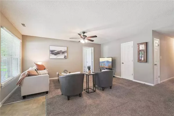 514 NW Willow DR, Grain Valley, MO 64029