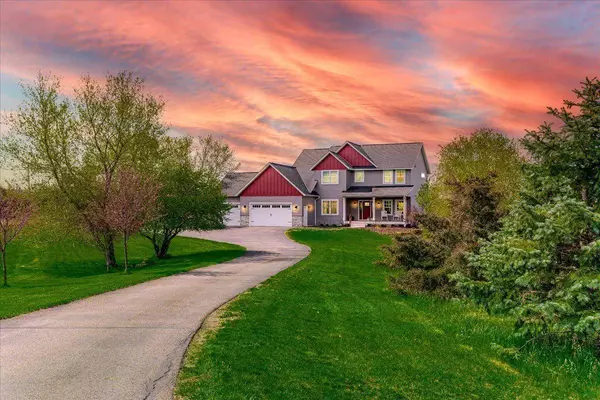 443 Artisan Meadow DR, Hudson, WI 54016