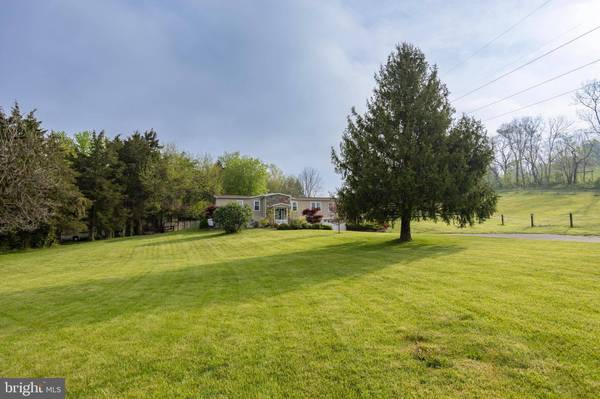 210 WASHINGTON RD, Bechtelsville, PA 19505