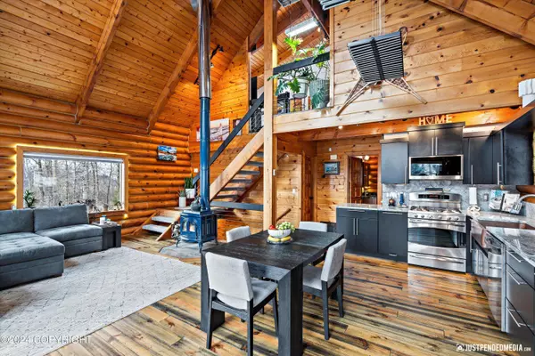 2016 Mount Kiliak CIR, Eagle River, AK 99577