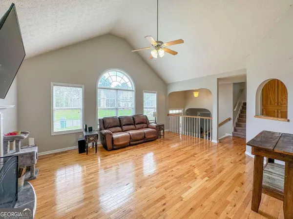 16 Hopkins Farm DR, Adairsville, GA 30103