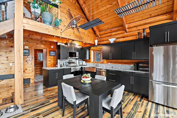 2016 Mount Kiliak CIR, Eagle River, AK 99577