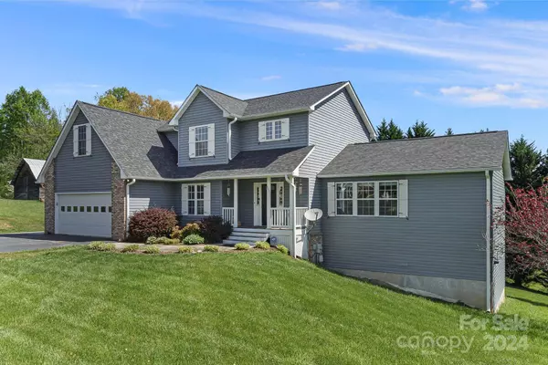 684 Bryson RD, Candler, NC 28715