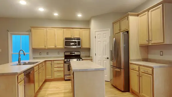 2027 Rhettsbury ST, Carmel, IN 46032
