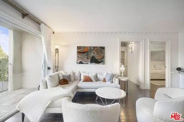 434 S Canon Dr #302, Beverly Hills, CA 90212