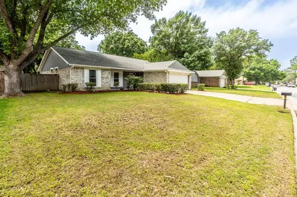 3940 Windflower Lane, Fort Worth, TX 76137