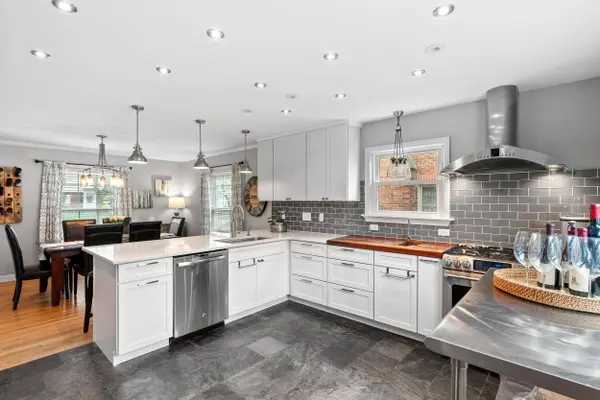 6075 N Lydell, Whitefish Bay, WI 53217