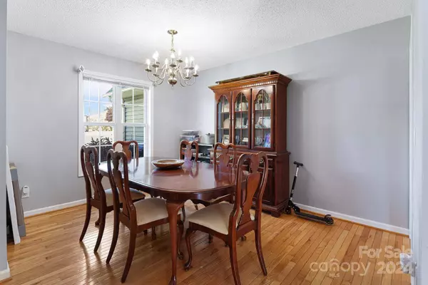 684 Bryson RD, Candler, NC 28715