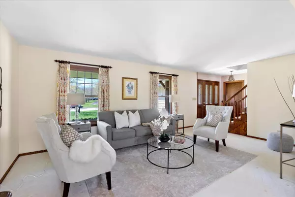 3124 W Joliet, Mequon, WI 53092