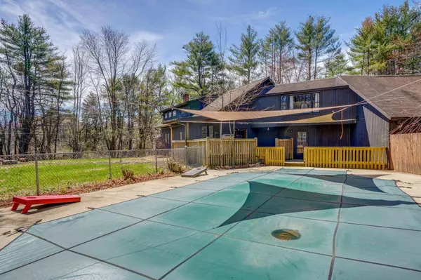 166 Old Webster RD, Lewiston, ME 04240