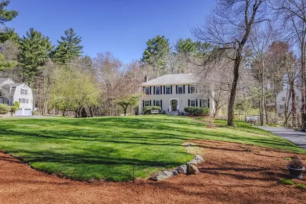 23 Willow Ridge Rd, North Andover, MA 01845